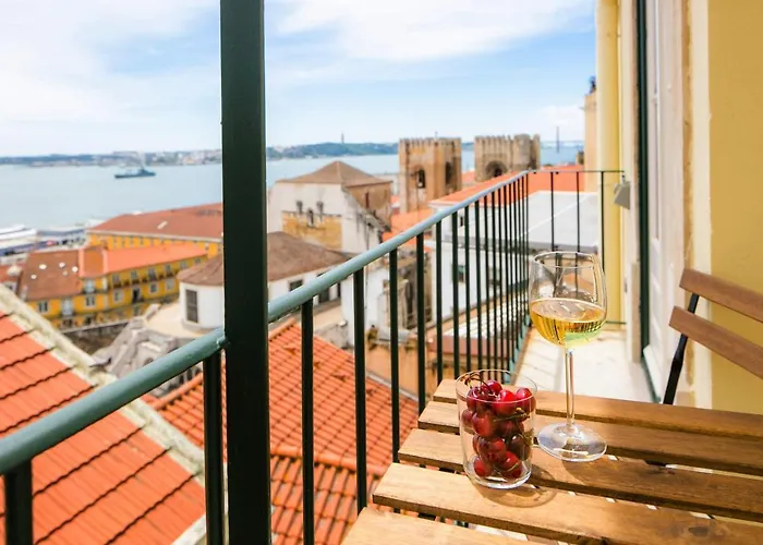 Alfama Balcony River View By Lovelystay *