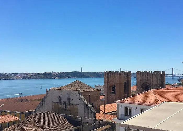아파트 Alfama Balcony River View By Lovelystay 리스본