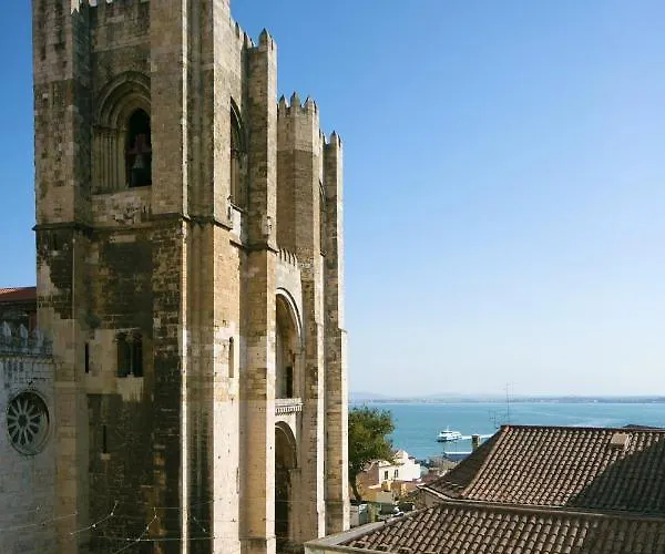 Alfama Balcony River View By Lovelystay 아파트 *